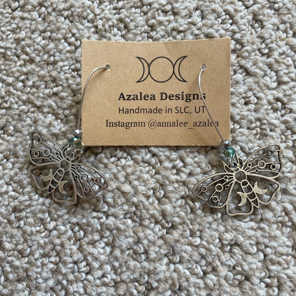 Beautiful dangle butterfly earrings